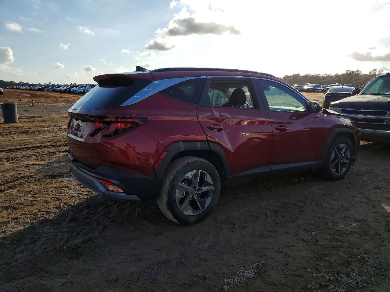 2026 HYUNDAI TUCSON SEL photo 3