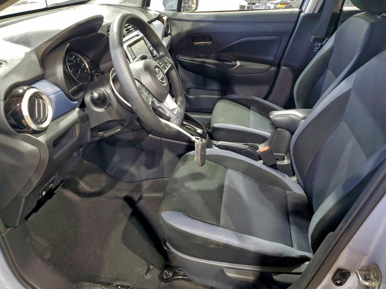 2025 NISSAN VERSA SV photo 7
