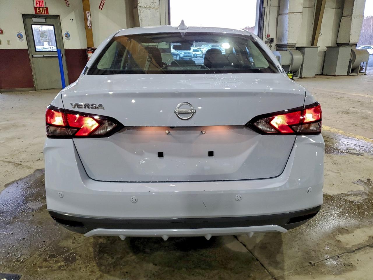 2025 NISSAN VERSA SV photo 6
