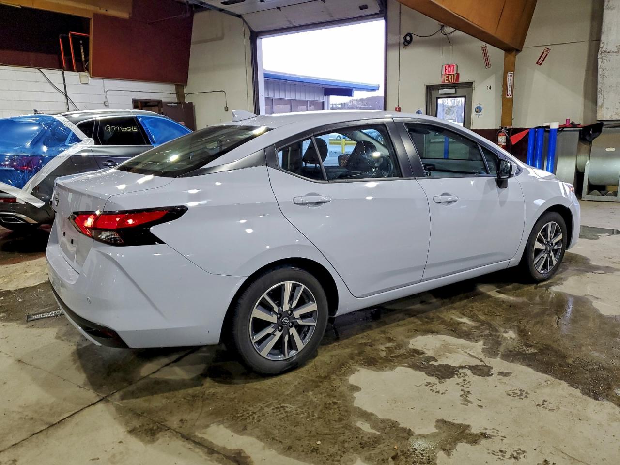 2025 NISSAN VERSA SV photo 3