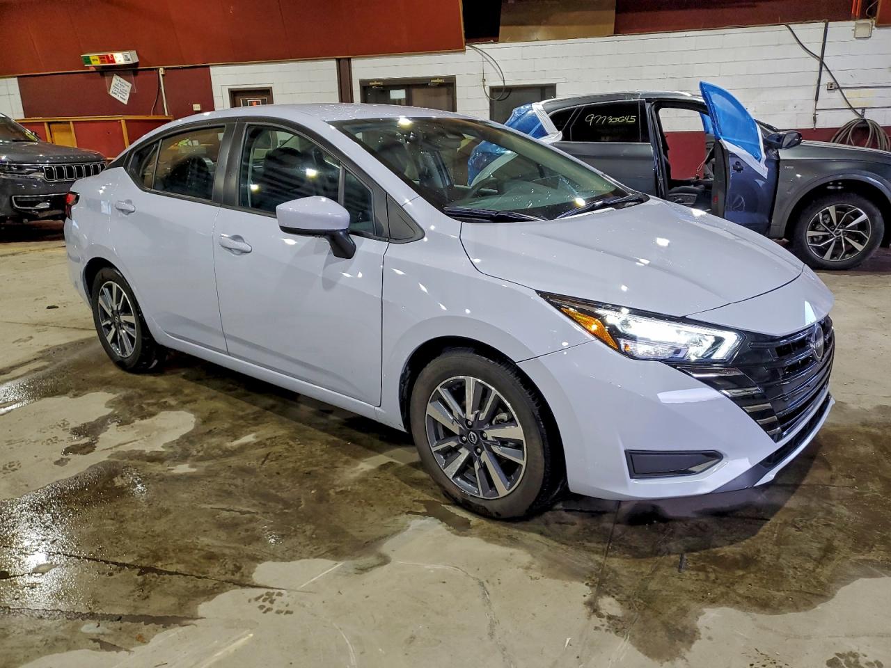 2025 NISSAN VERSA SV photo 4