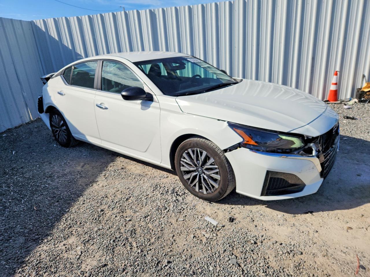 2025 NISSAN ALTIMA SV photo 4