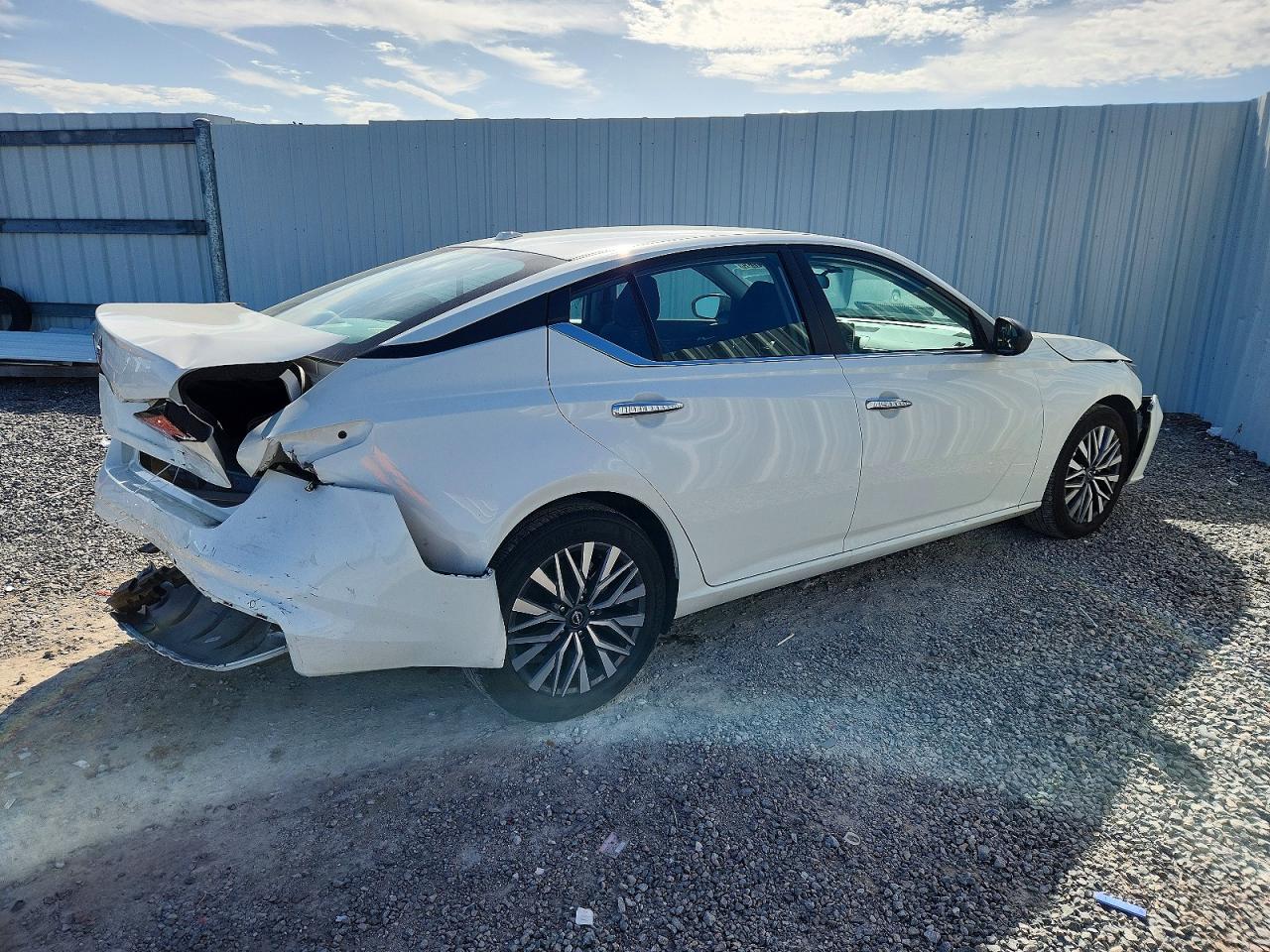 2025 NISSAN ALTIMA SV photo 3