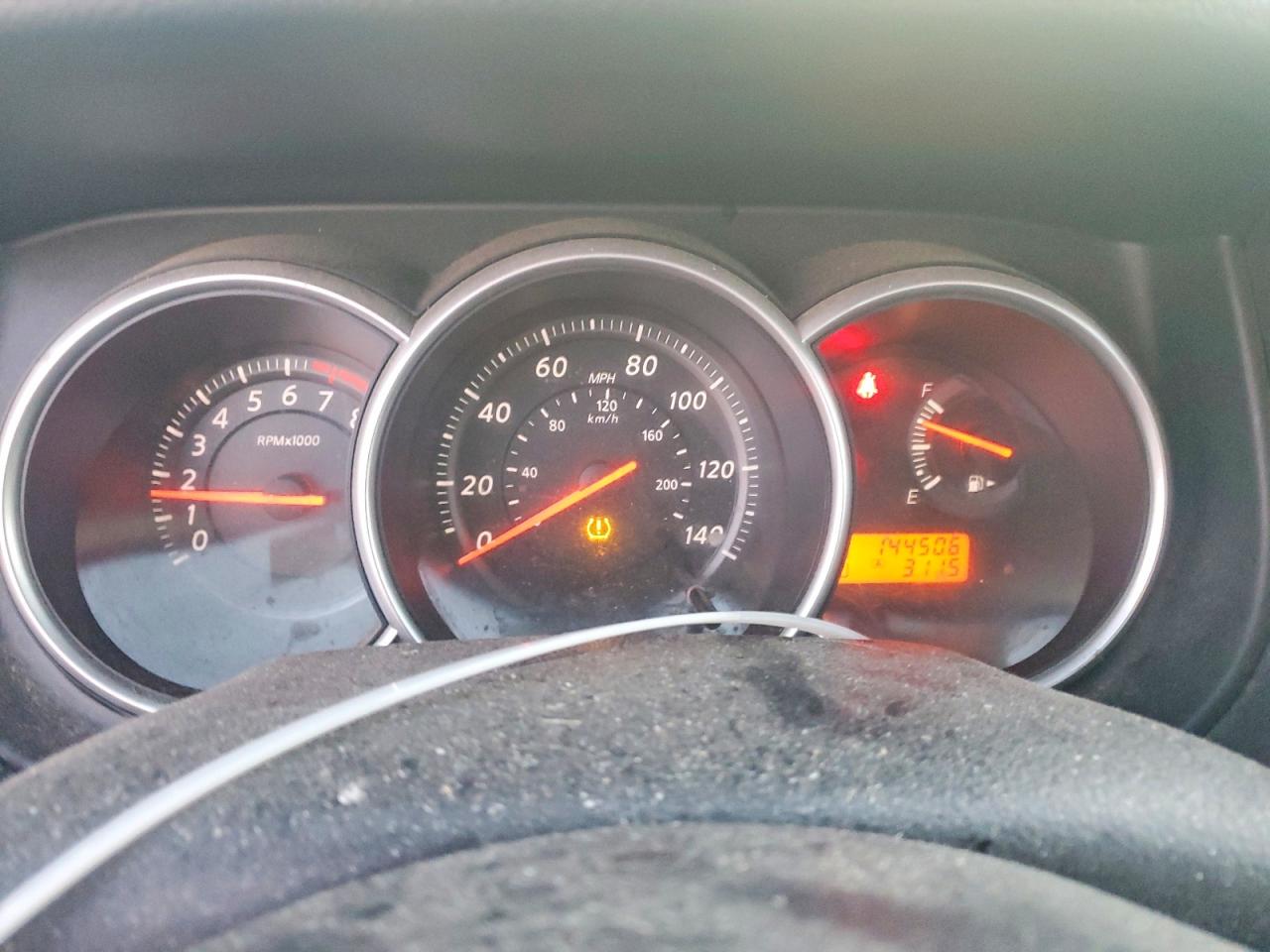 2012 NISSAN VERSA S photo 9