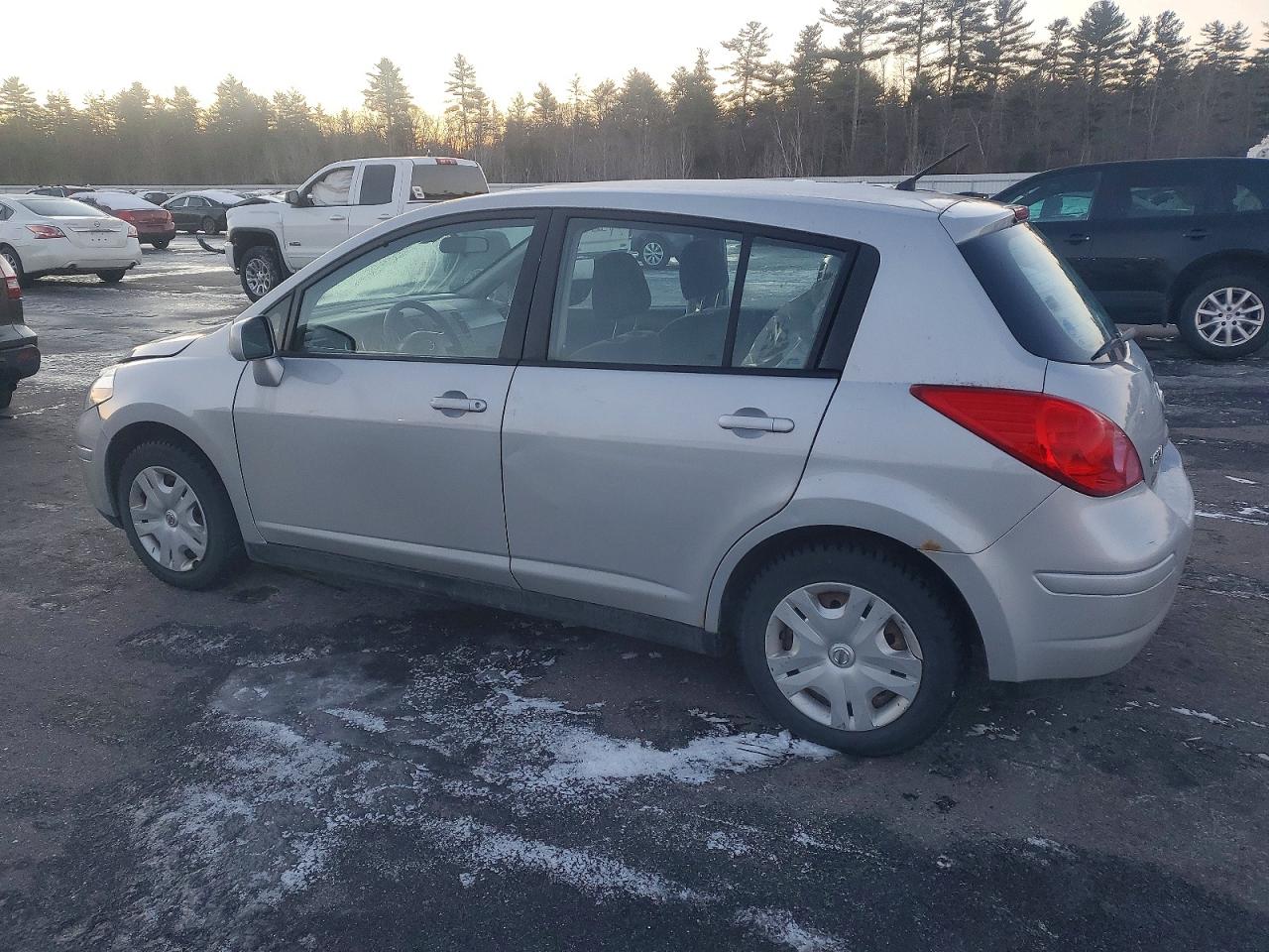 2012 NISSAN VERSA S photo 2