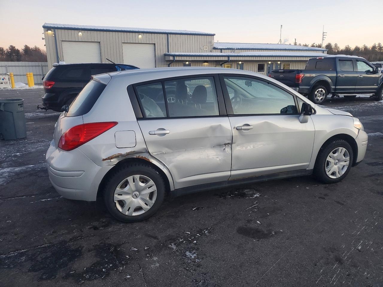 2012 NISSAN VERSA S photo 3