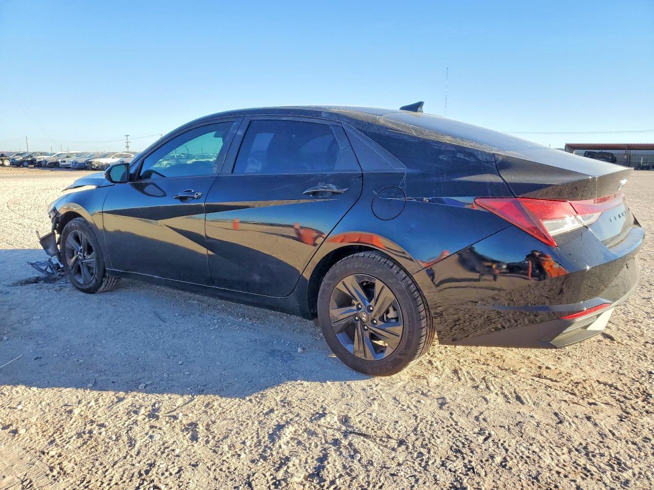 2023 HYUNDAI ELANTRA SEL photo 2