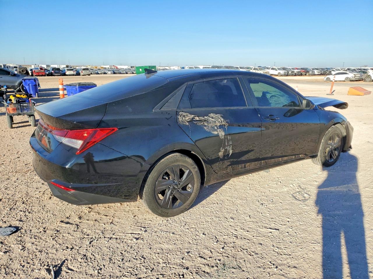 2023 HYUNDAI ELANTRA SEL photo 3