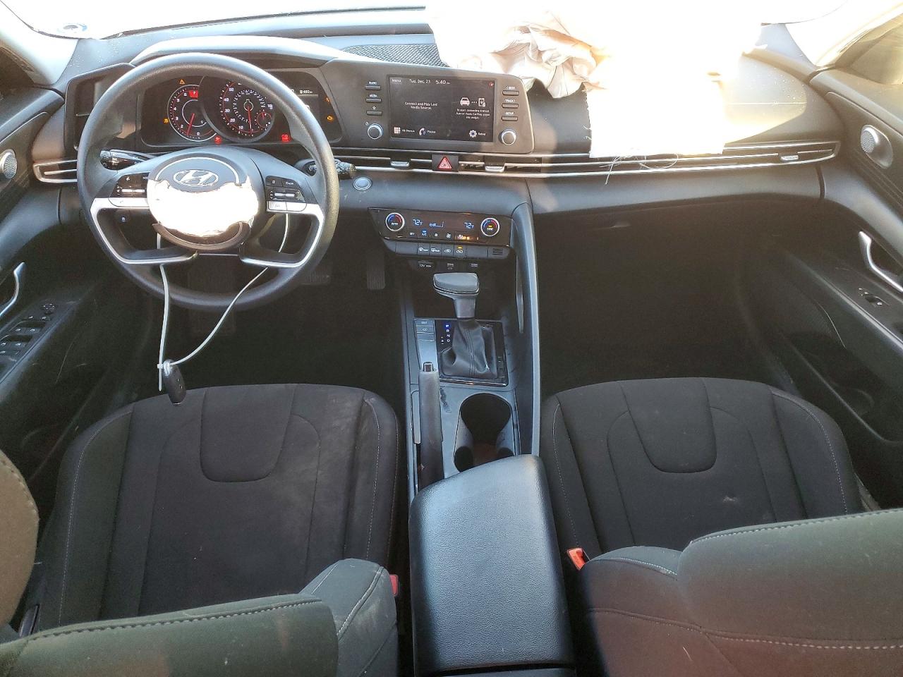 2023 HYUNDAI ELANTRA SEL photo 8