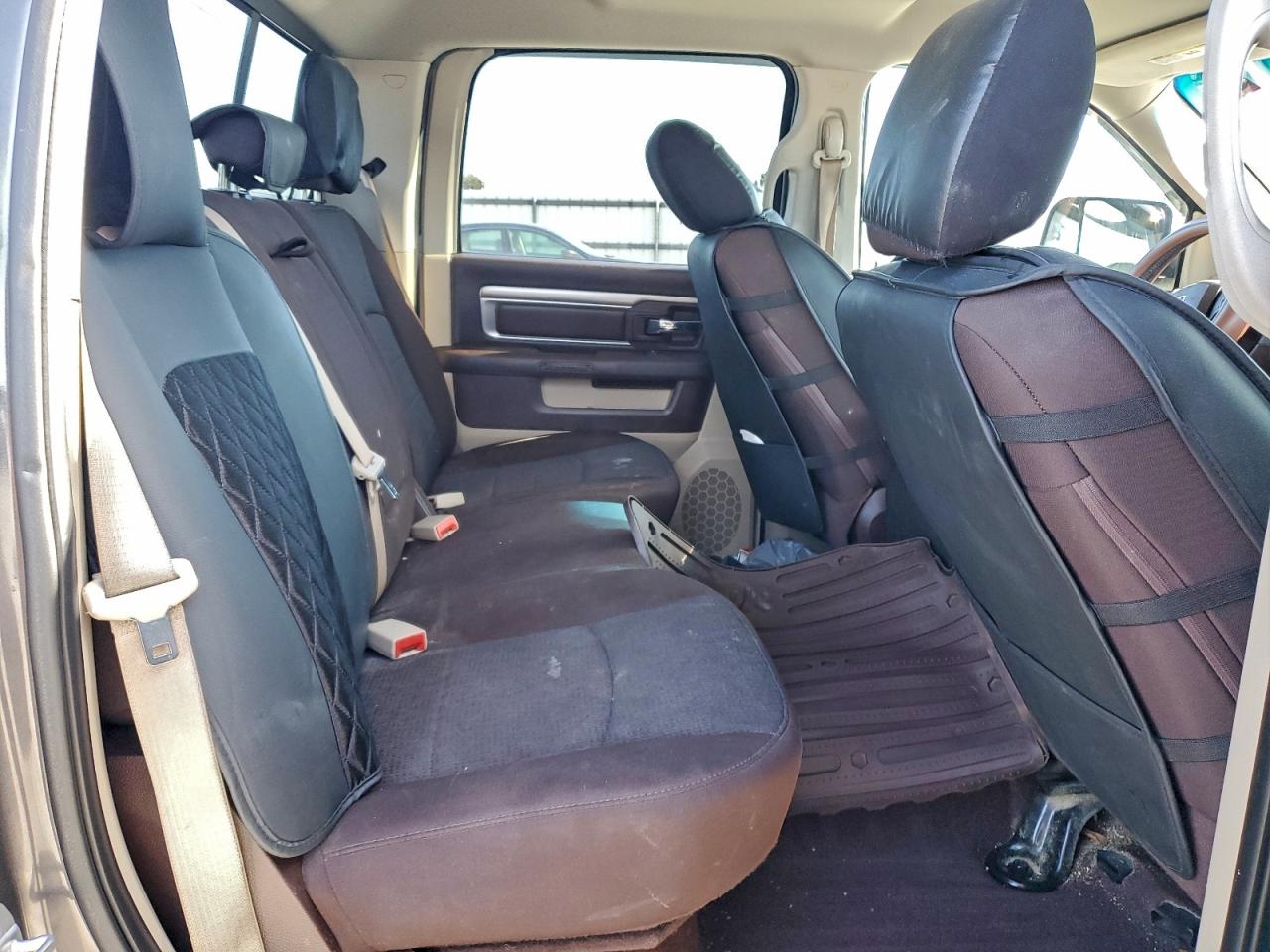 2015 RAM 1500 SLT photo 10