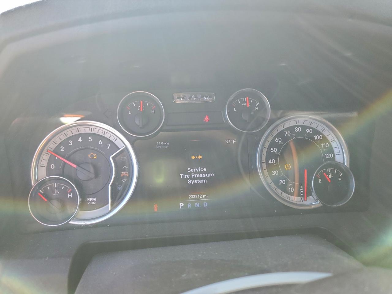 2015 RAM 1500 SLT photo 9