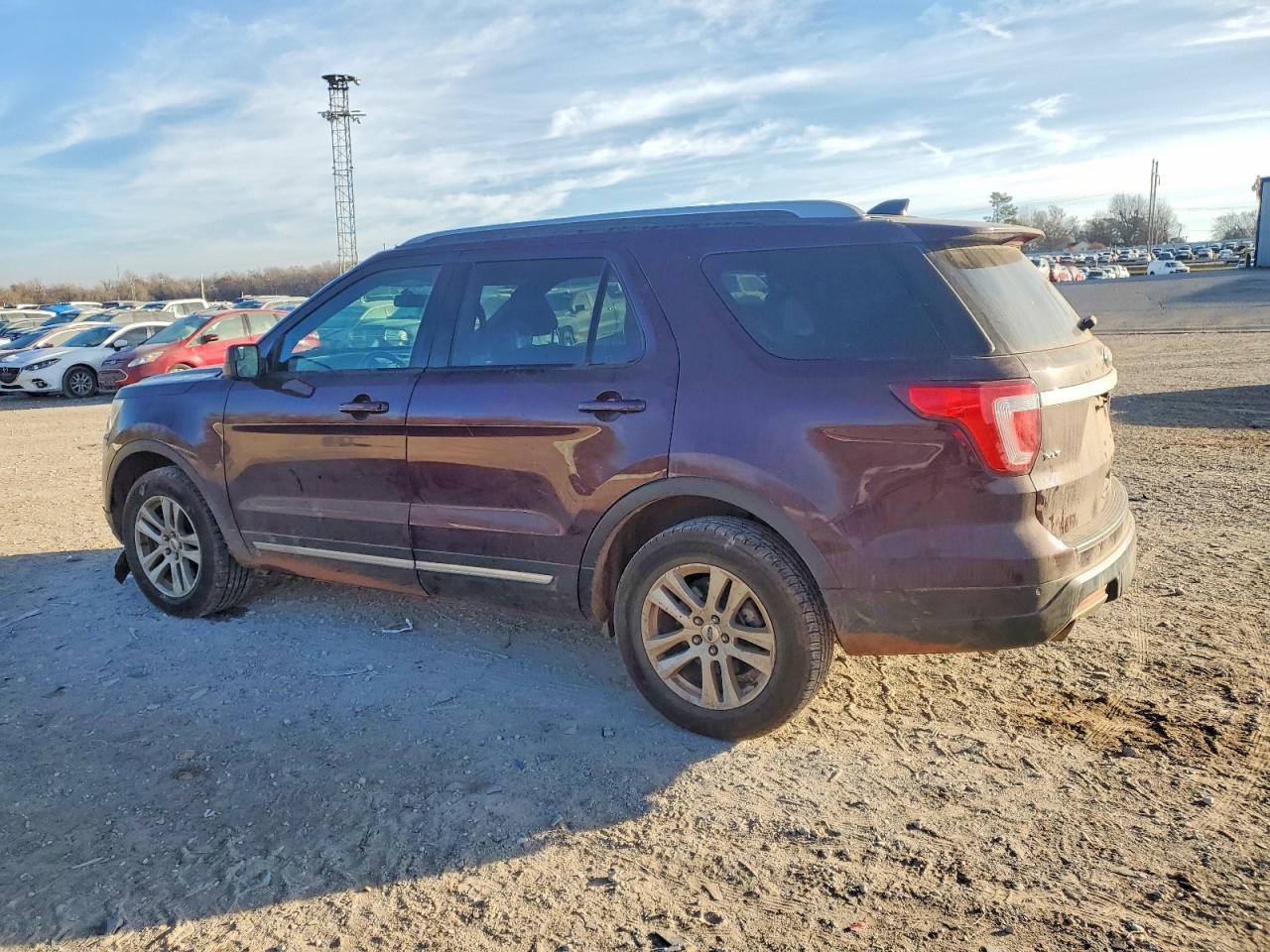 2018 FORD EXPLORER XLT photo 2