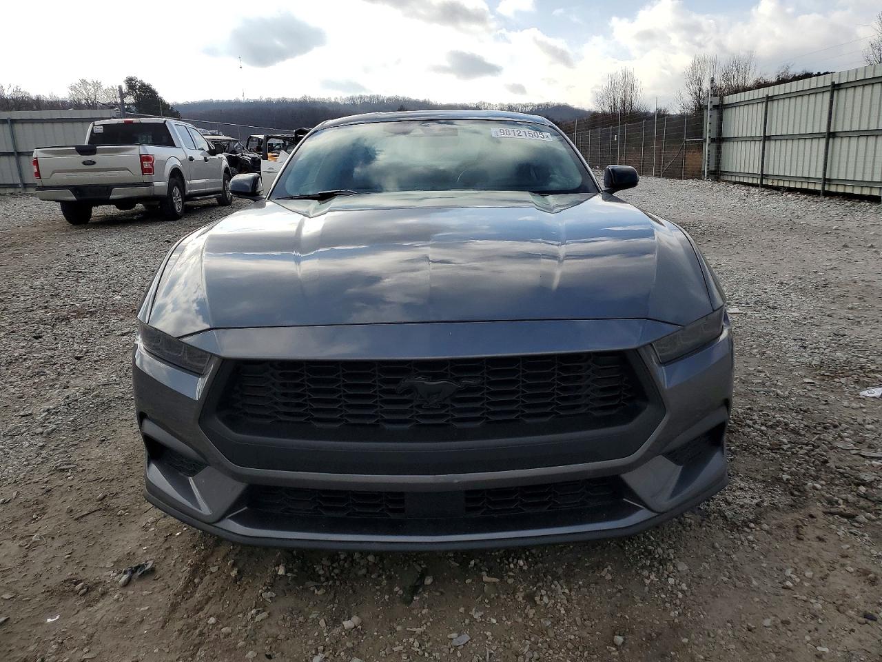 2024 FORD MUSTANG photo 5