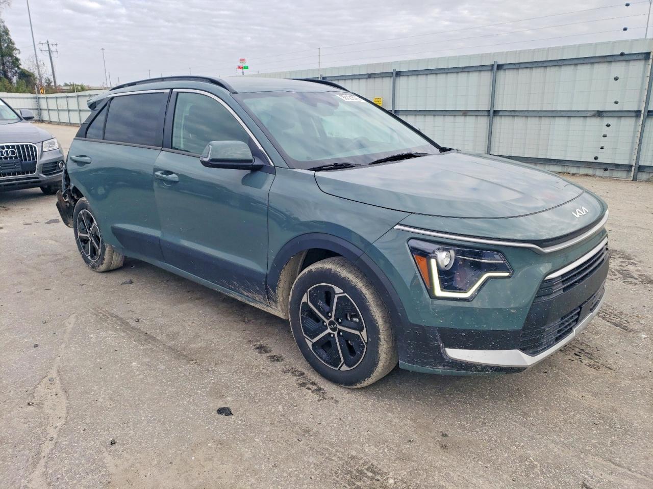 2023 KIA NIRO EX photo 4