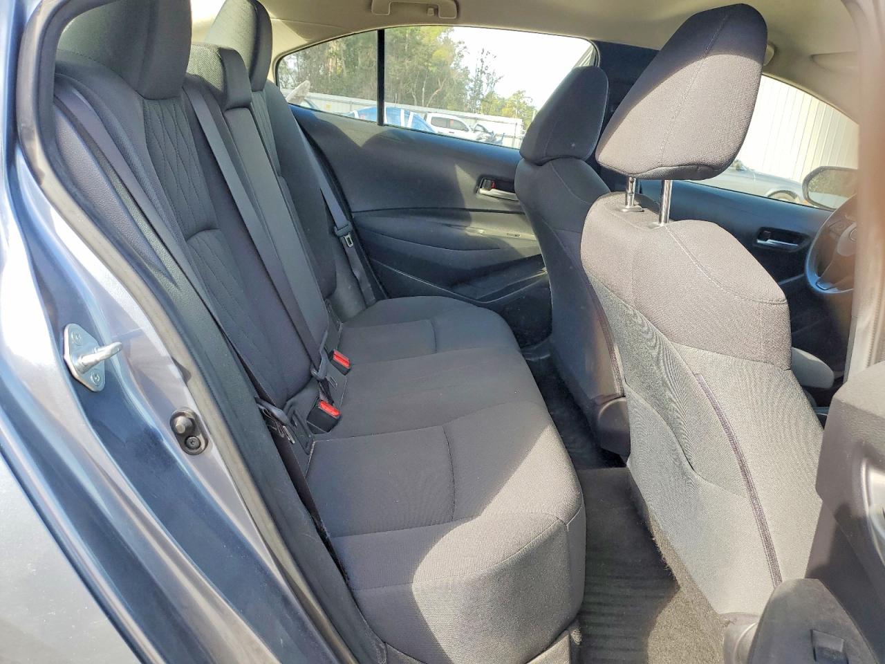 2020 TOYOTA COROLLA LE photo 10