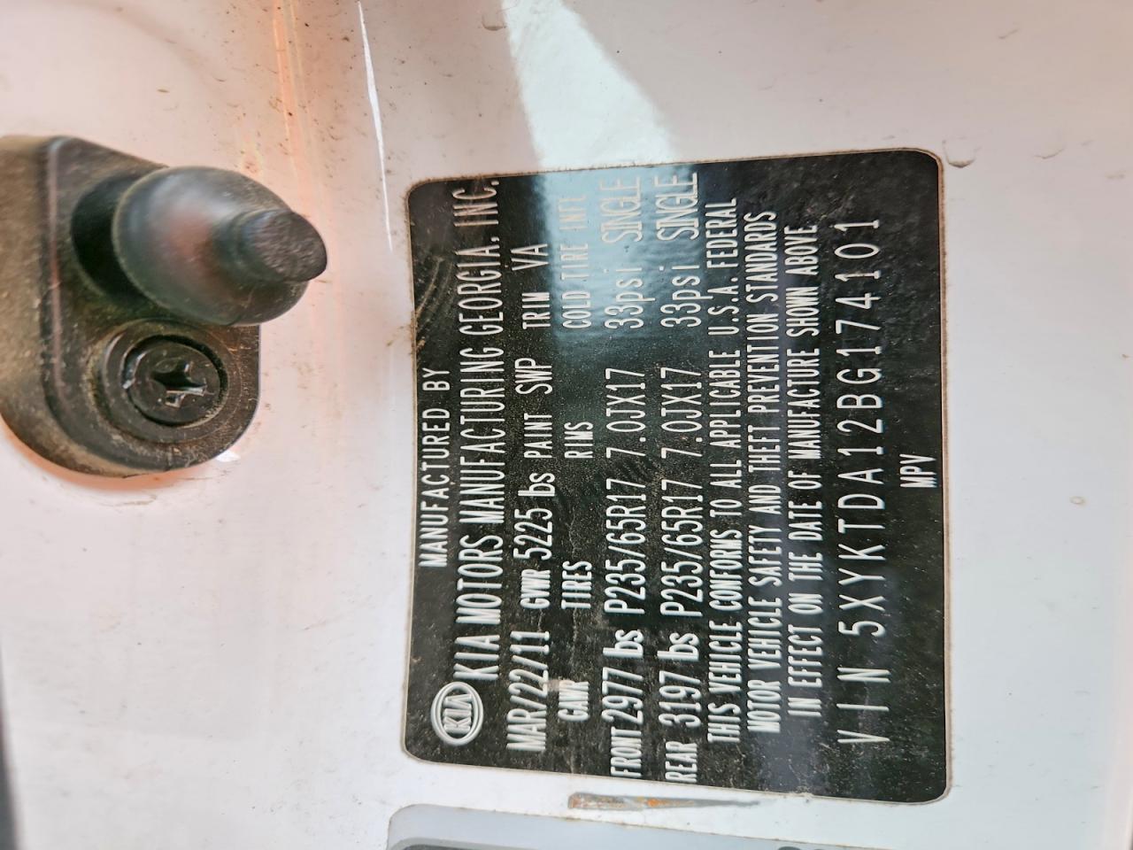 2011 KIA SORENTO BASE photo 13