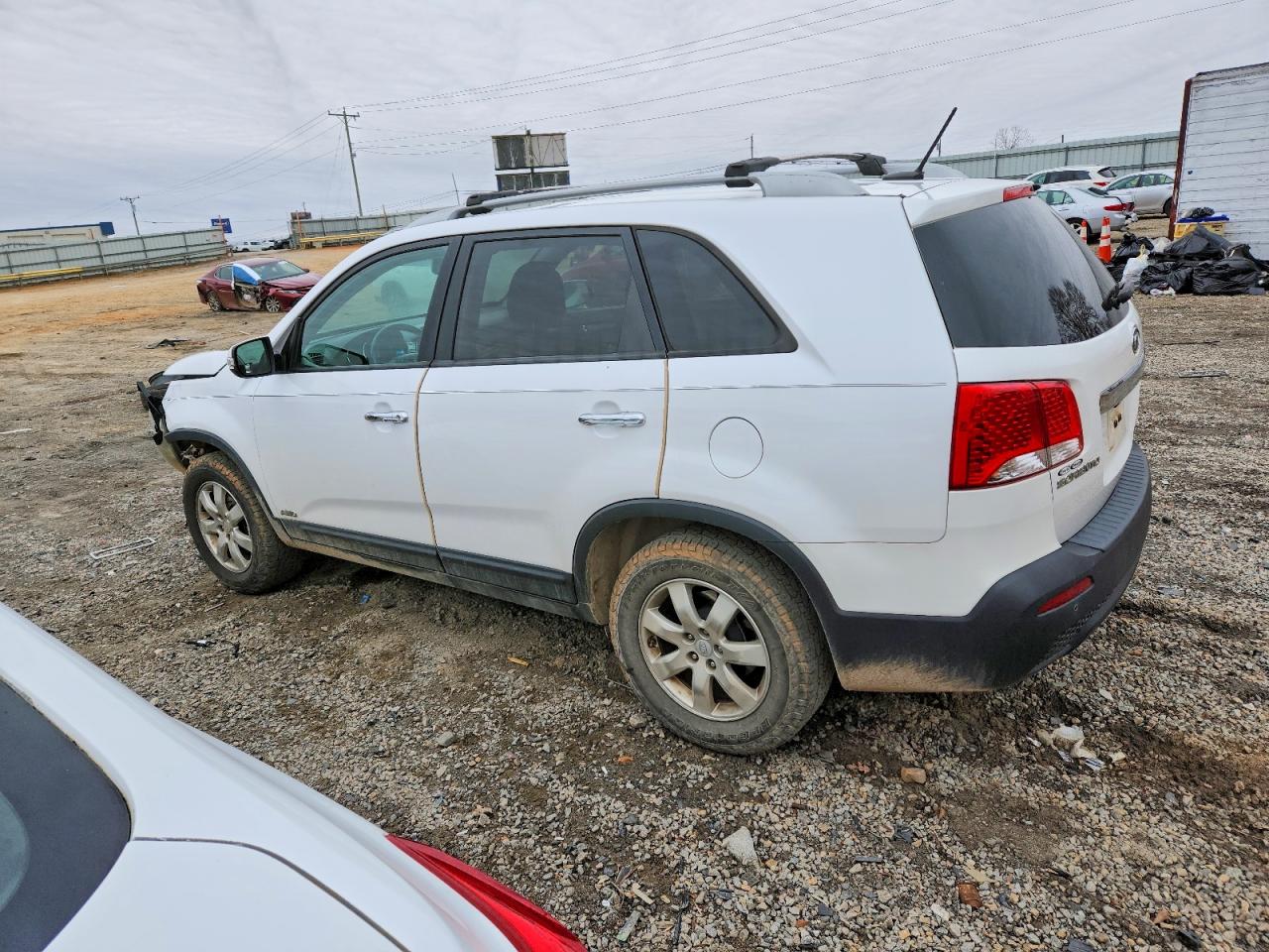 2011 KIA SORENTO BASE photo 2