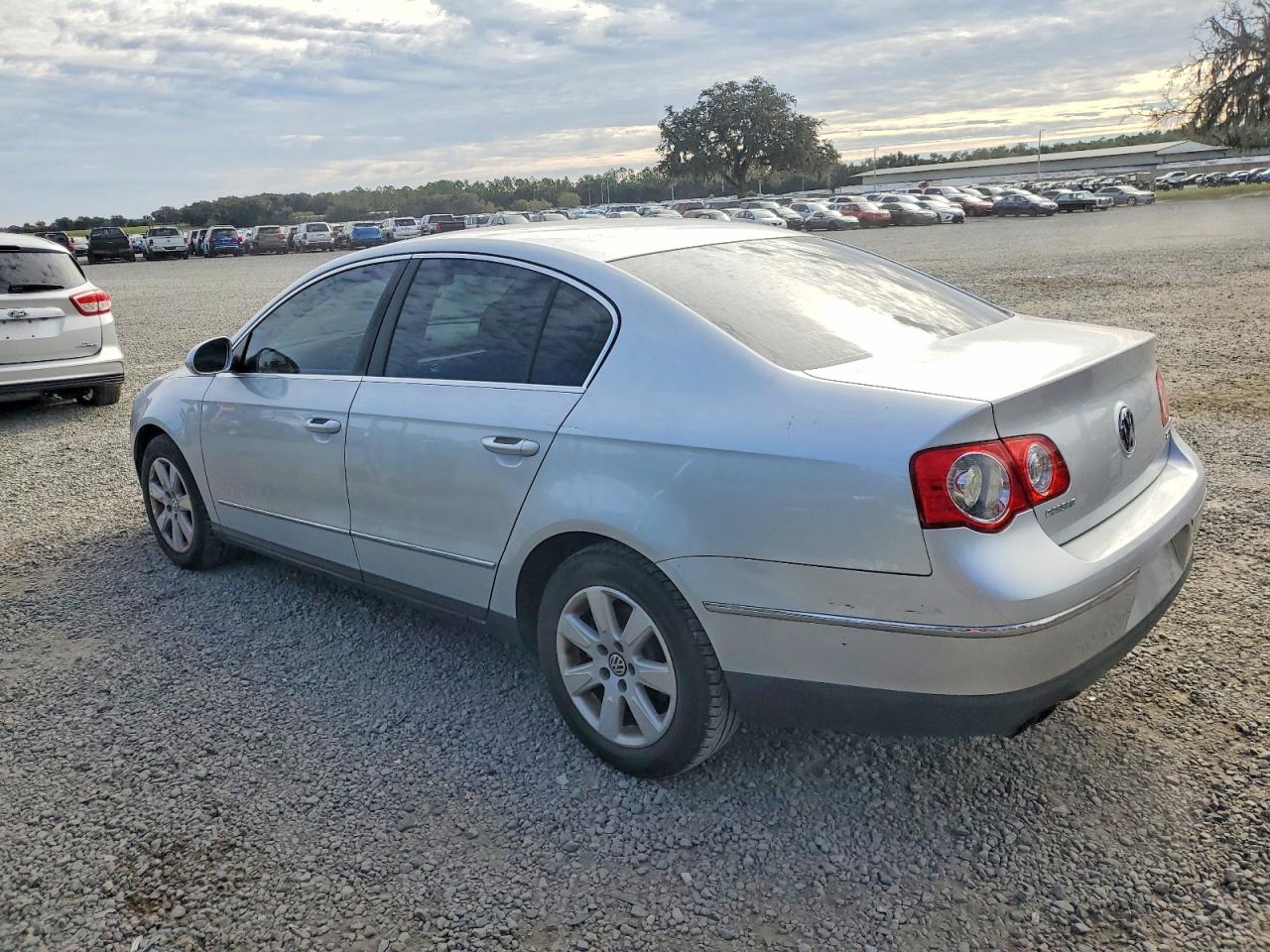 2008 VOLKSWAGEN PASSAT TURBO photo 3