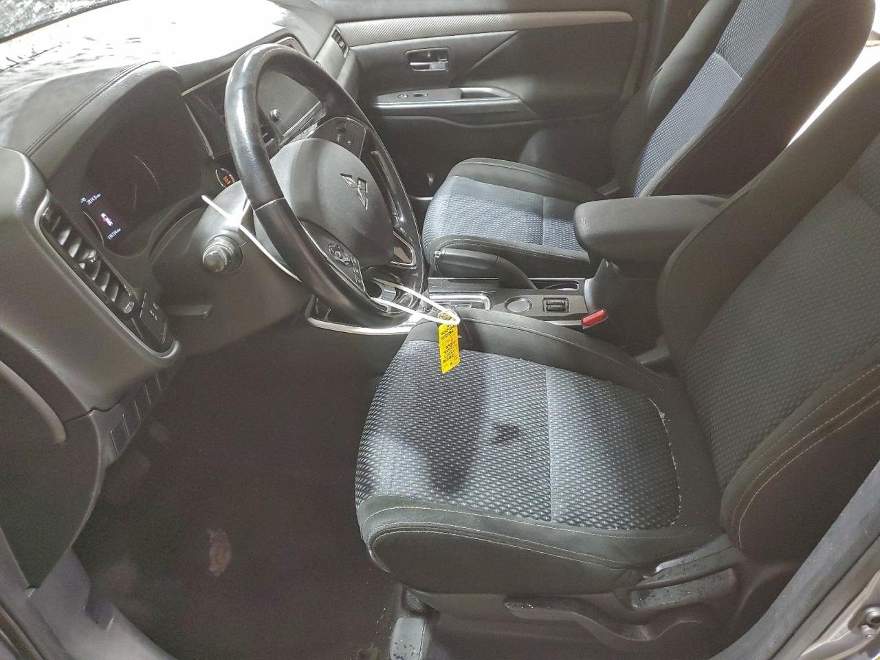 2017 MITSUBISHI OUTLANDER SE photo 13