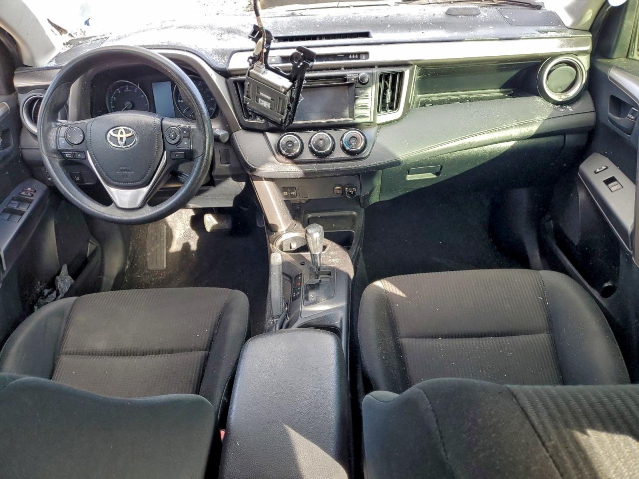 2018 TOYOTA RAV4 LE photo 8