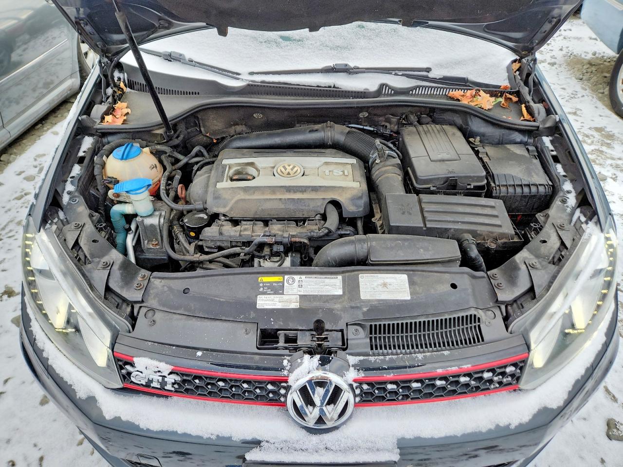 2013 VOLKSWAGEN GTI photo 11
