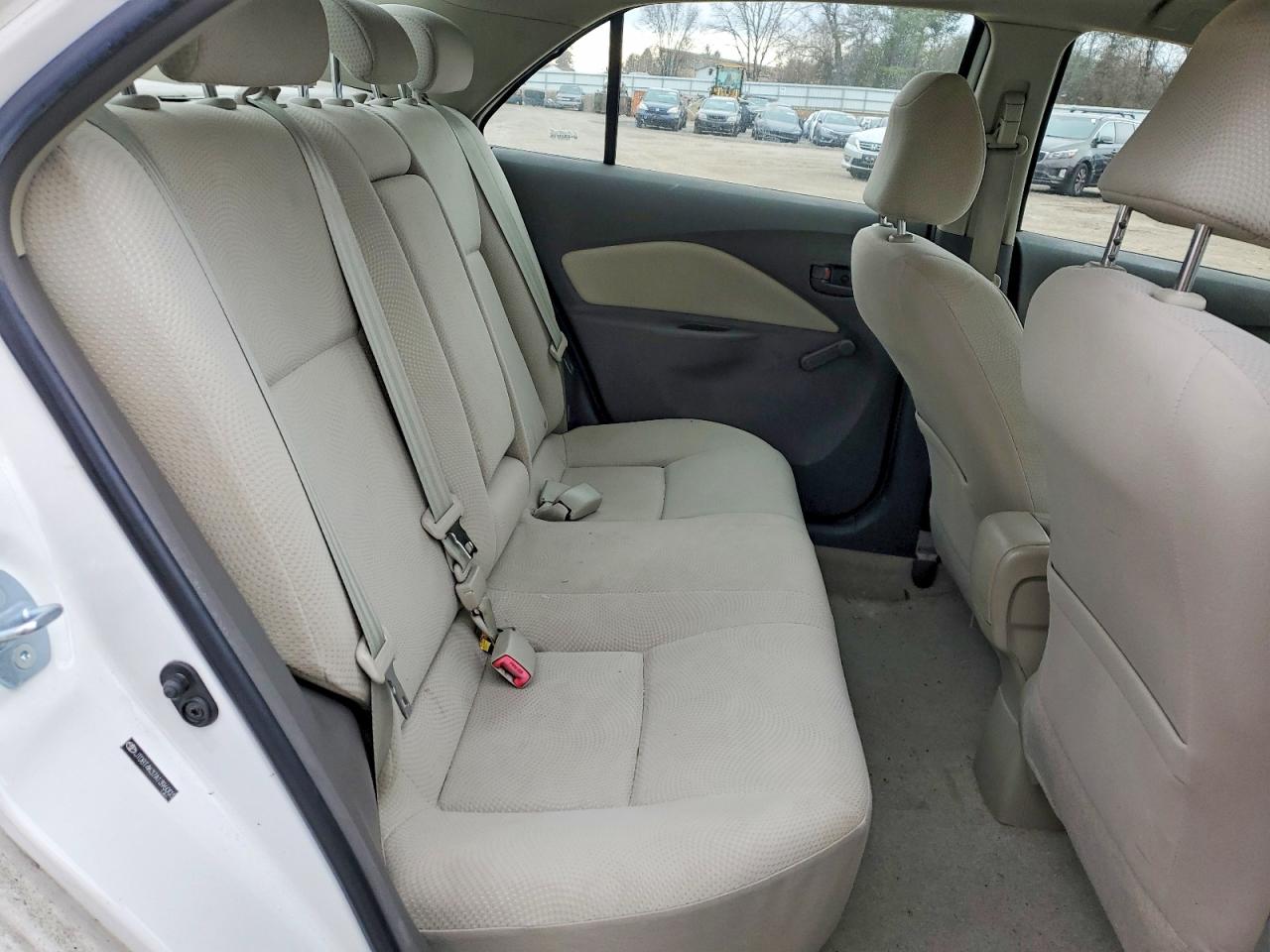 2010 TOYOTA YARIS photo 10