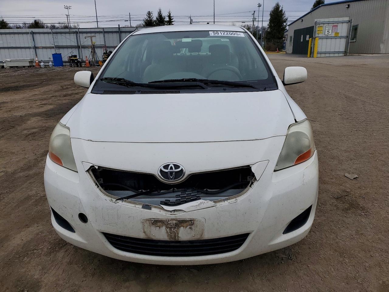 2010 TOYOTA YARIS photo 5