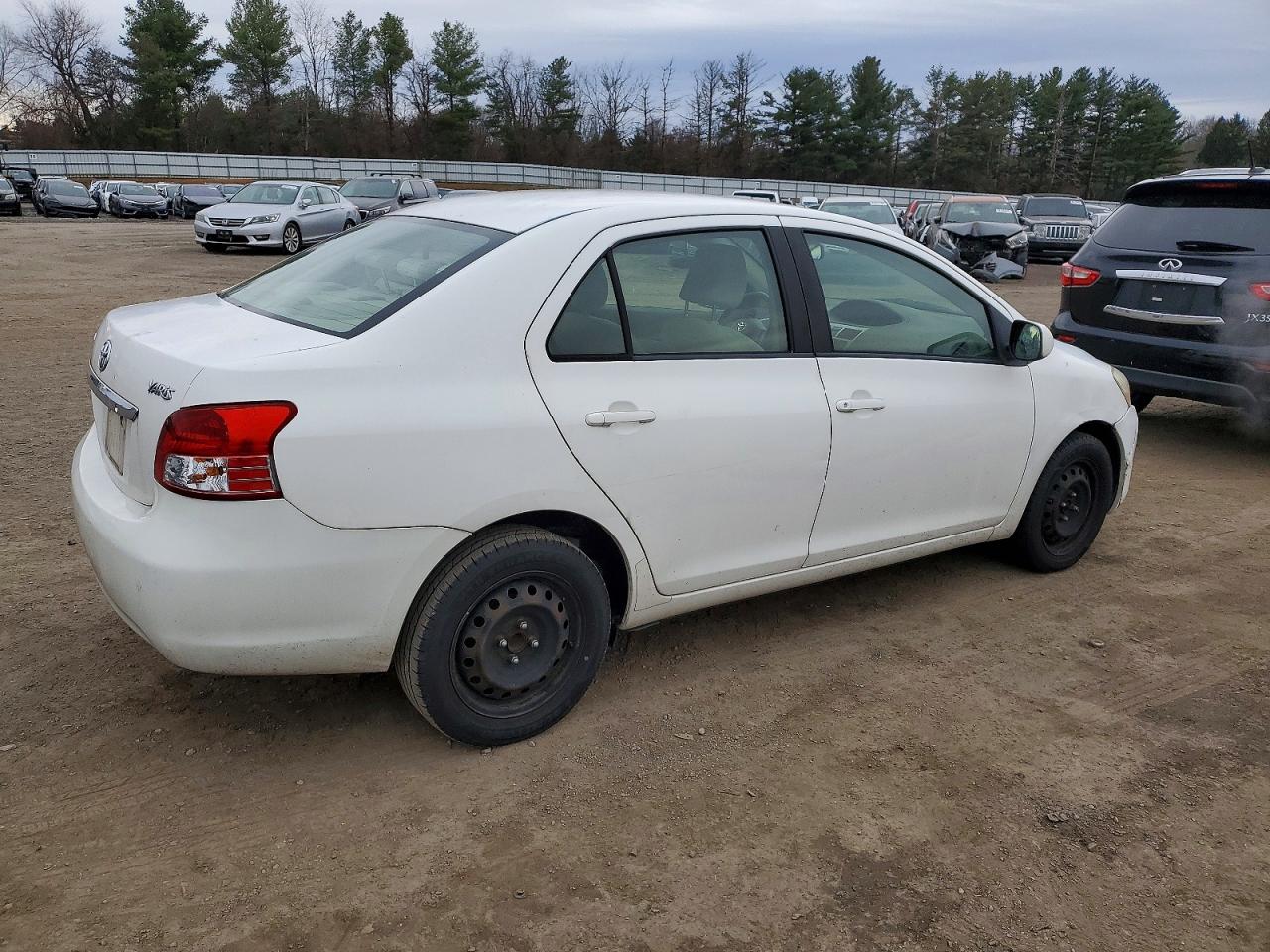 2010 TOYOTA YARIS photo 3