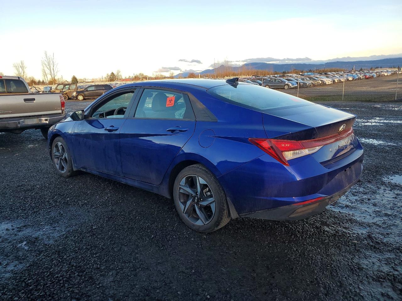 2023 HYUNDAI ELANTRA SEL photo 2