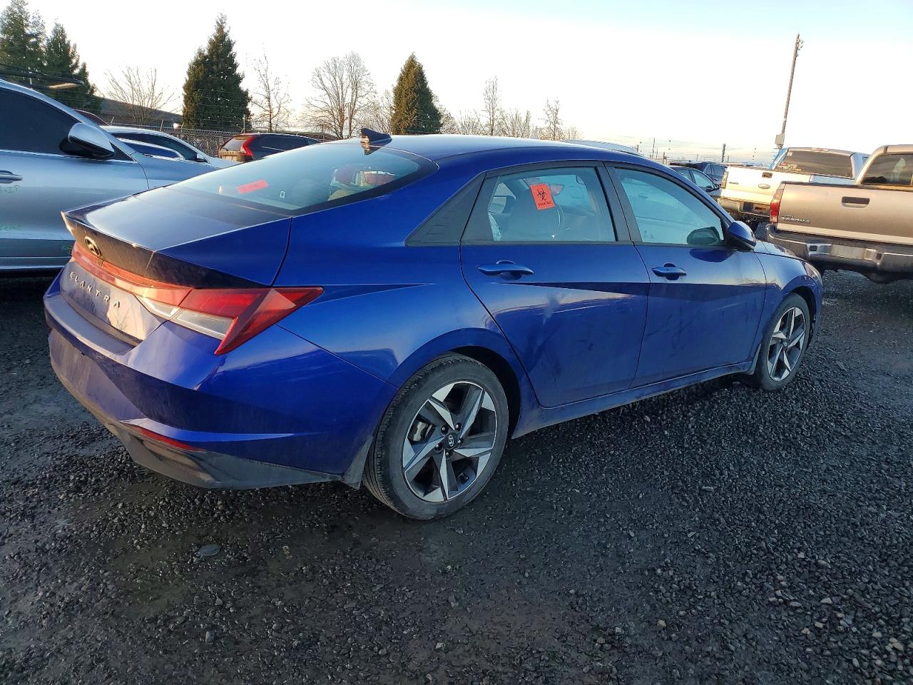 2023 HYUNDAI ELANTRA SEL photo 3