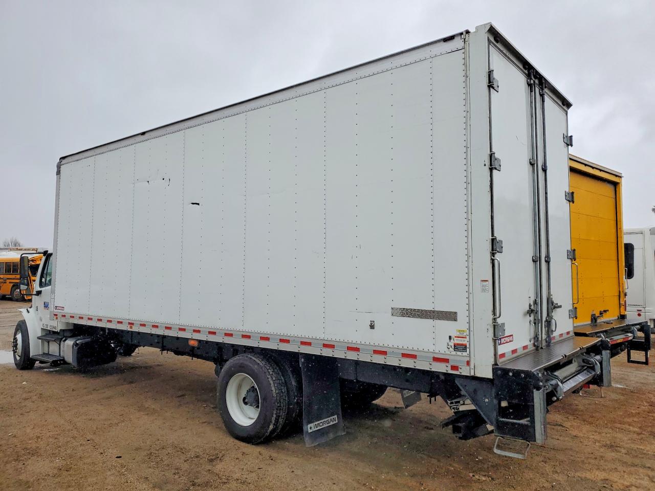 2019 FREIGHTLINER M2 106 MEDIUM DUTY photo 2