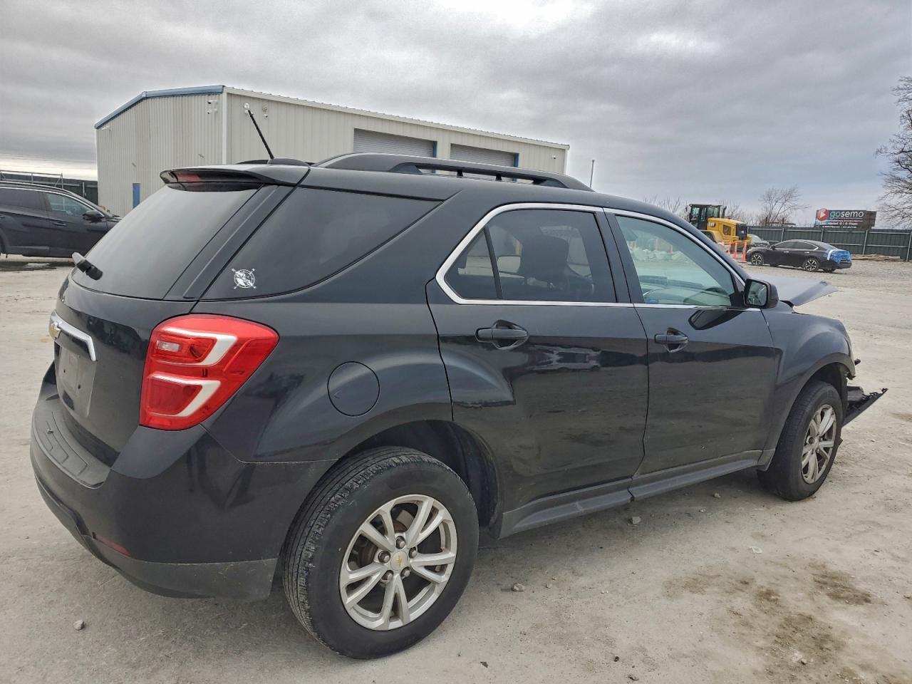 2017 CHEVROLET EQUINOX LT photo 3