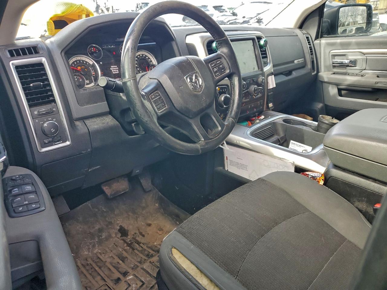2016 RAM 1500 SLT photo 8