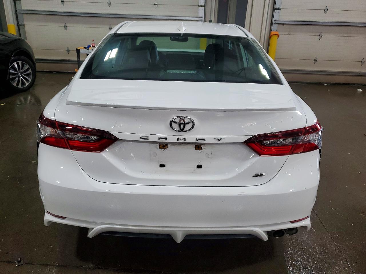 2022 TOYOTA CAMRY SE photo 6
