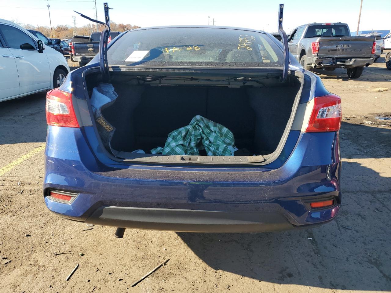 2017 NISSAN SENTRA S photo 6