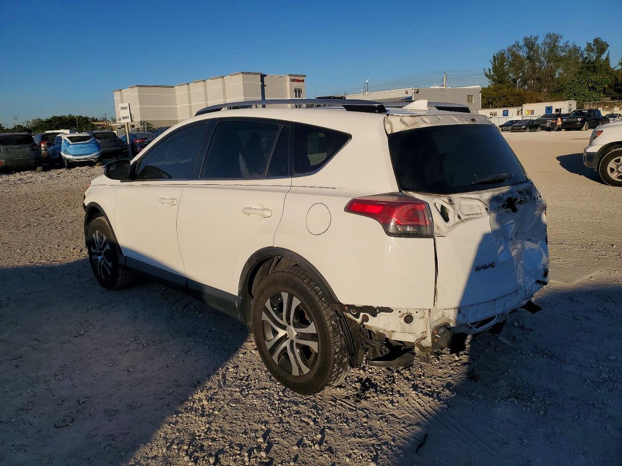 2016 TOYOTA RAV4 LE photo 2