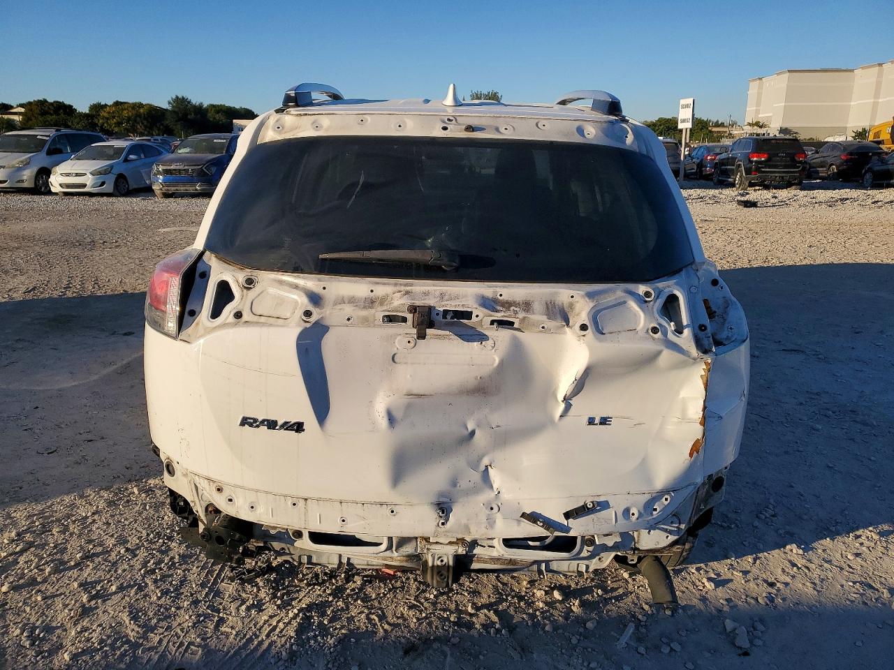 2016 TOYOTA RAV4 LE photo 6