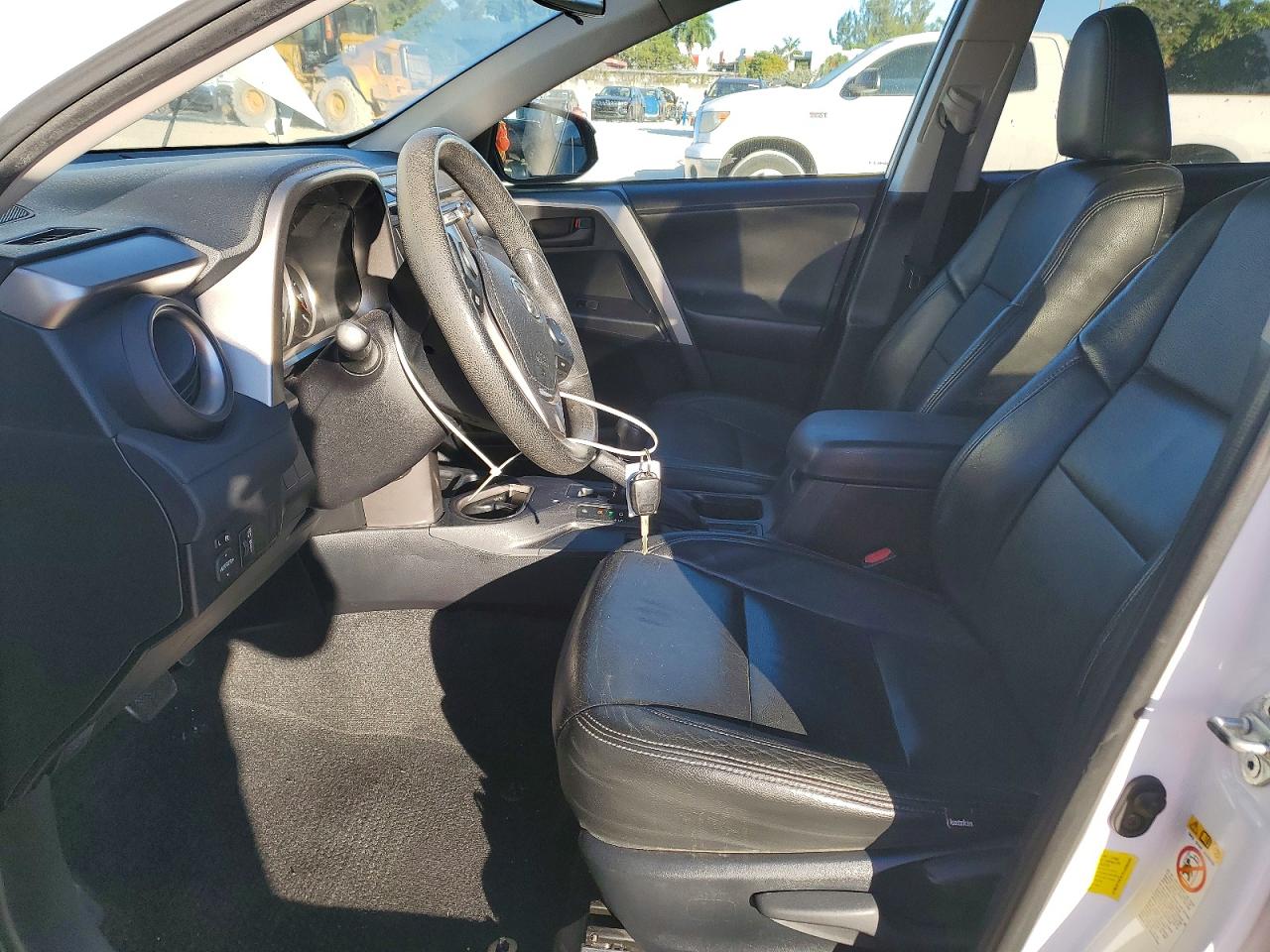 2016 TOYOTA RAV4 LE photo 7