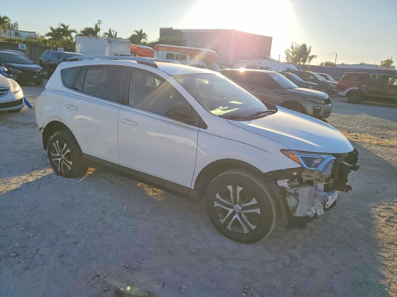 2016 TOYOTA RAV4 LE photo 4