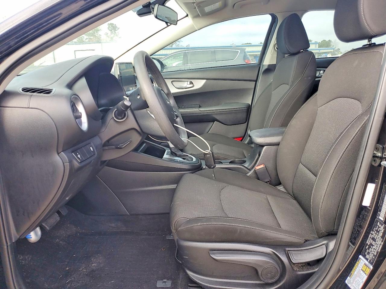 2023 KIA FORTE LX photo 19