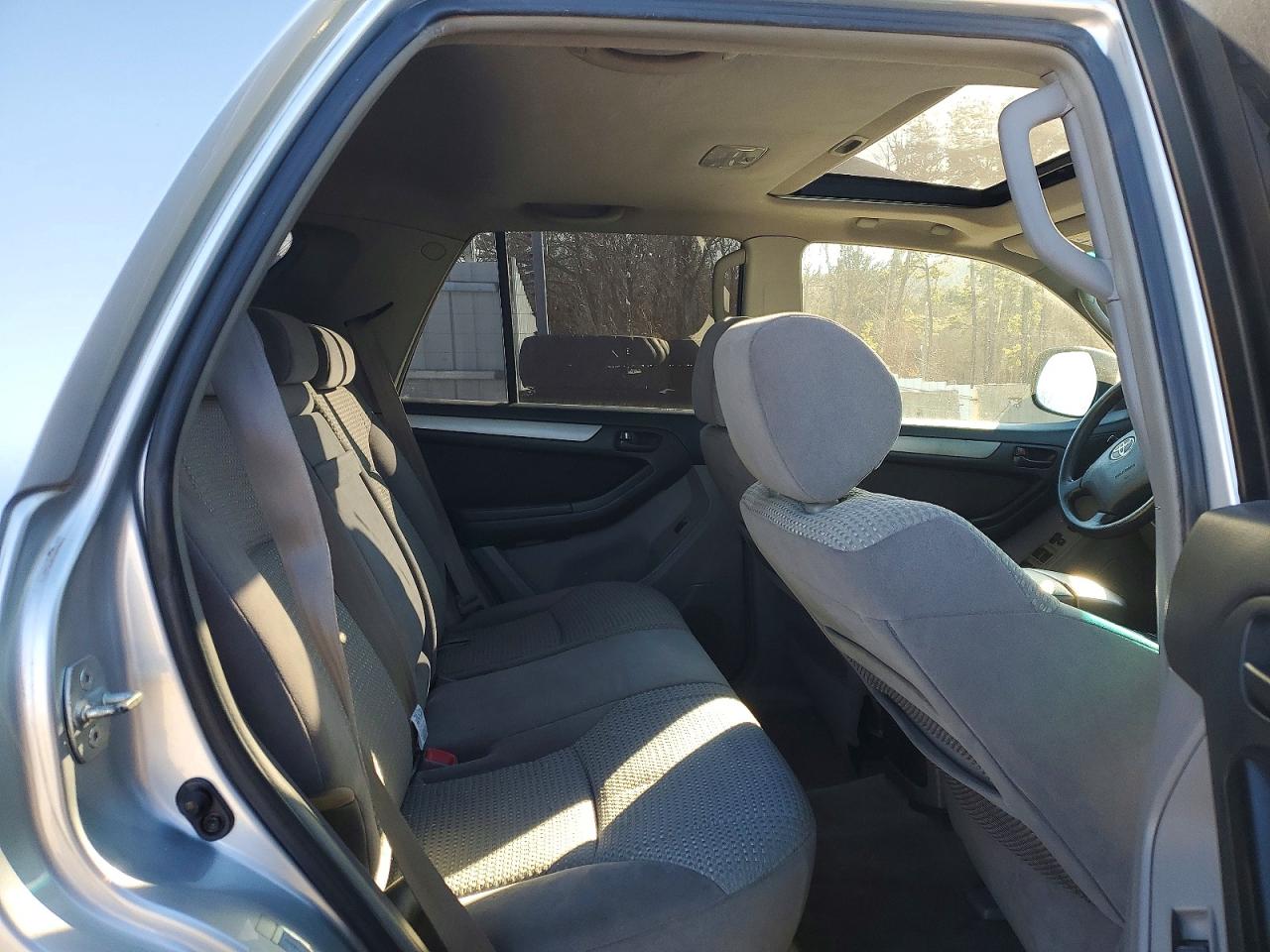 2005 TOYOTA 4RUNNER SR5 photo 11