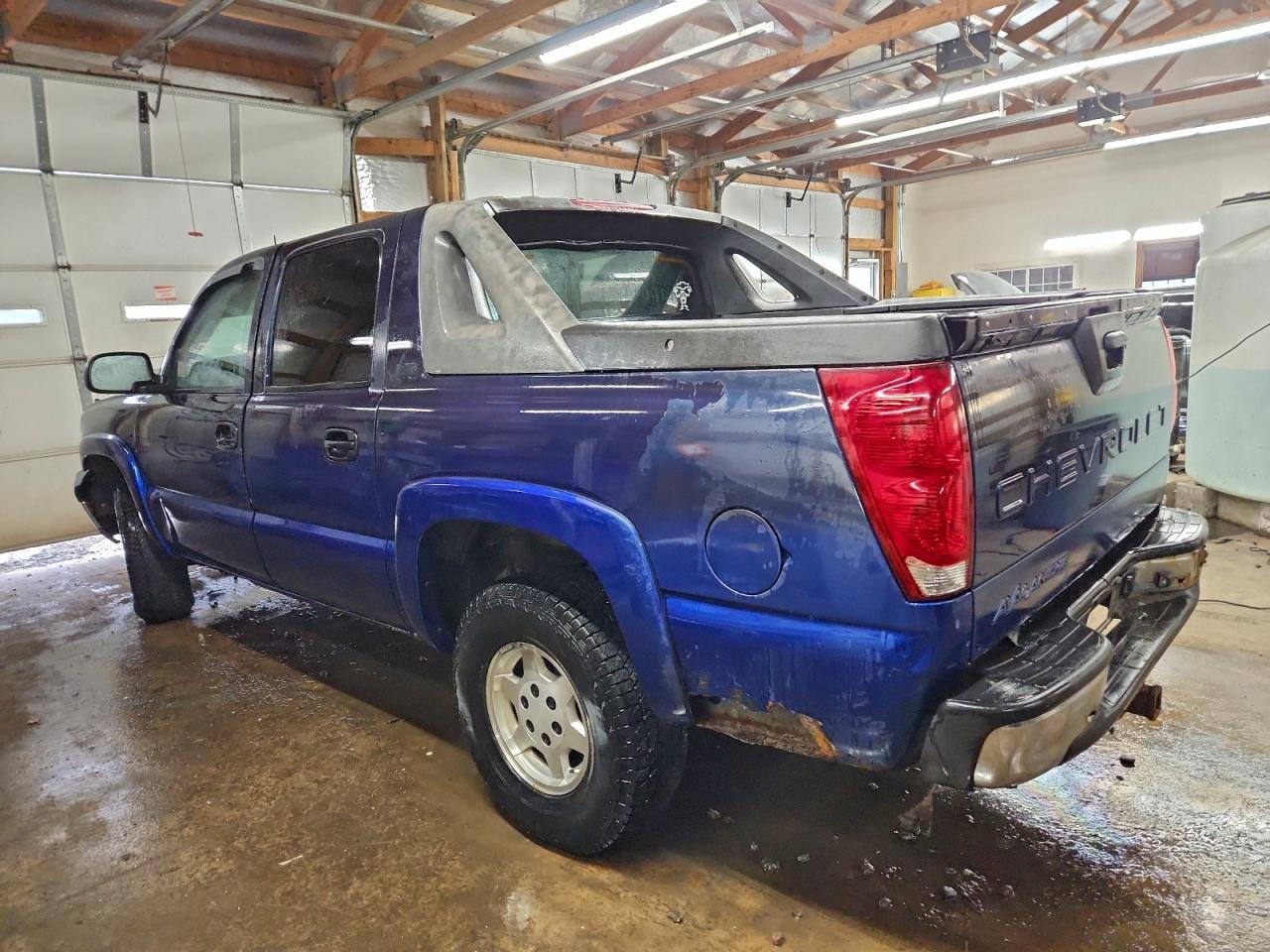 2004 CHEVROLET AVALANCHE C1500 photo 2