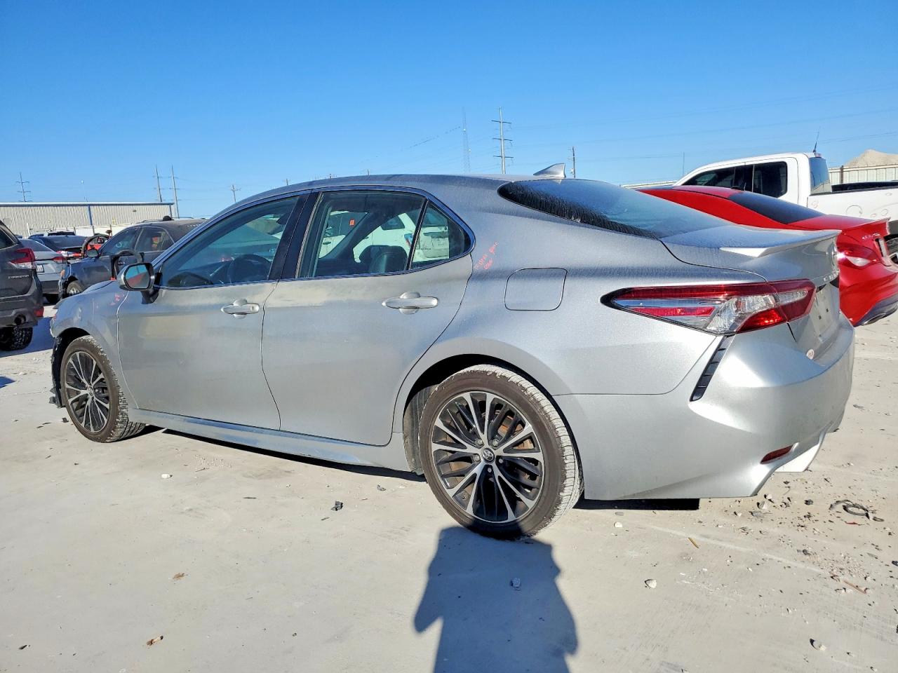 2019 TOYOTA CAMRY L photo 2