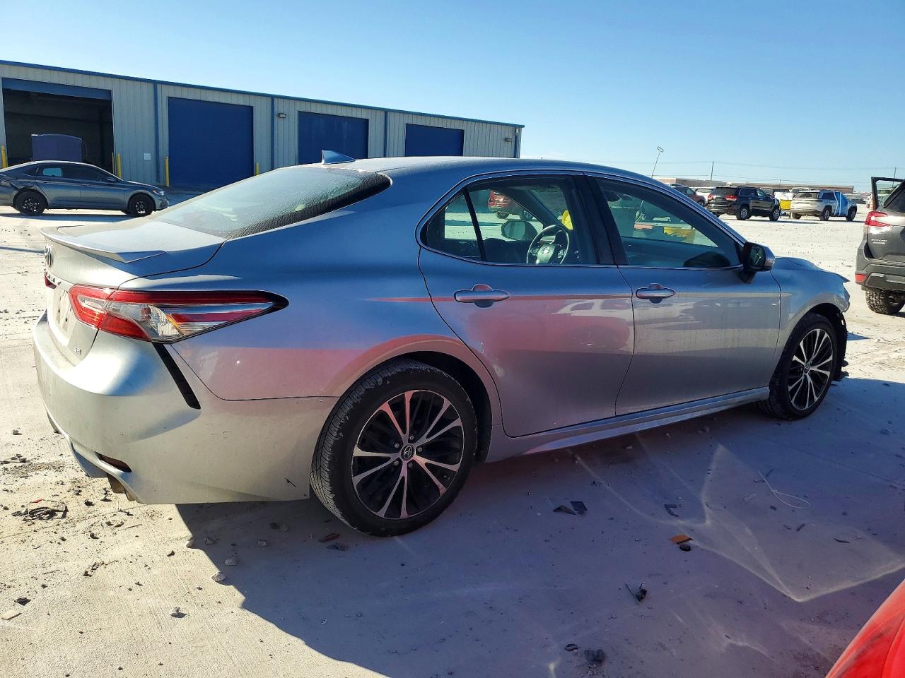 2019 TOYOTA CAMRY L photo 3