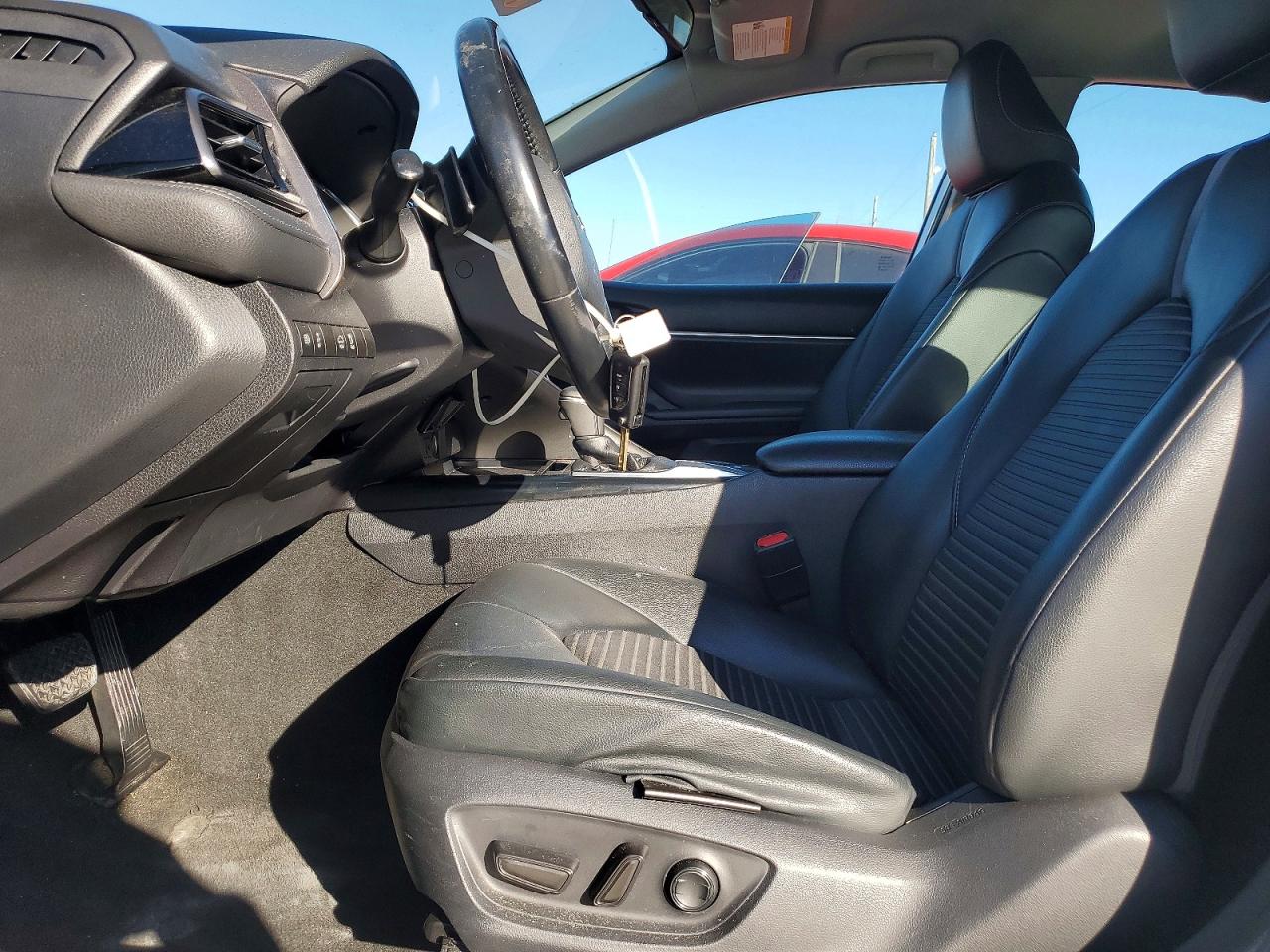 2019 TOYOTA CAMRY L photo 7