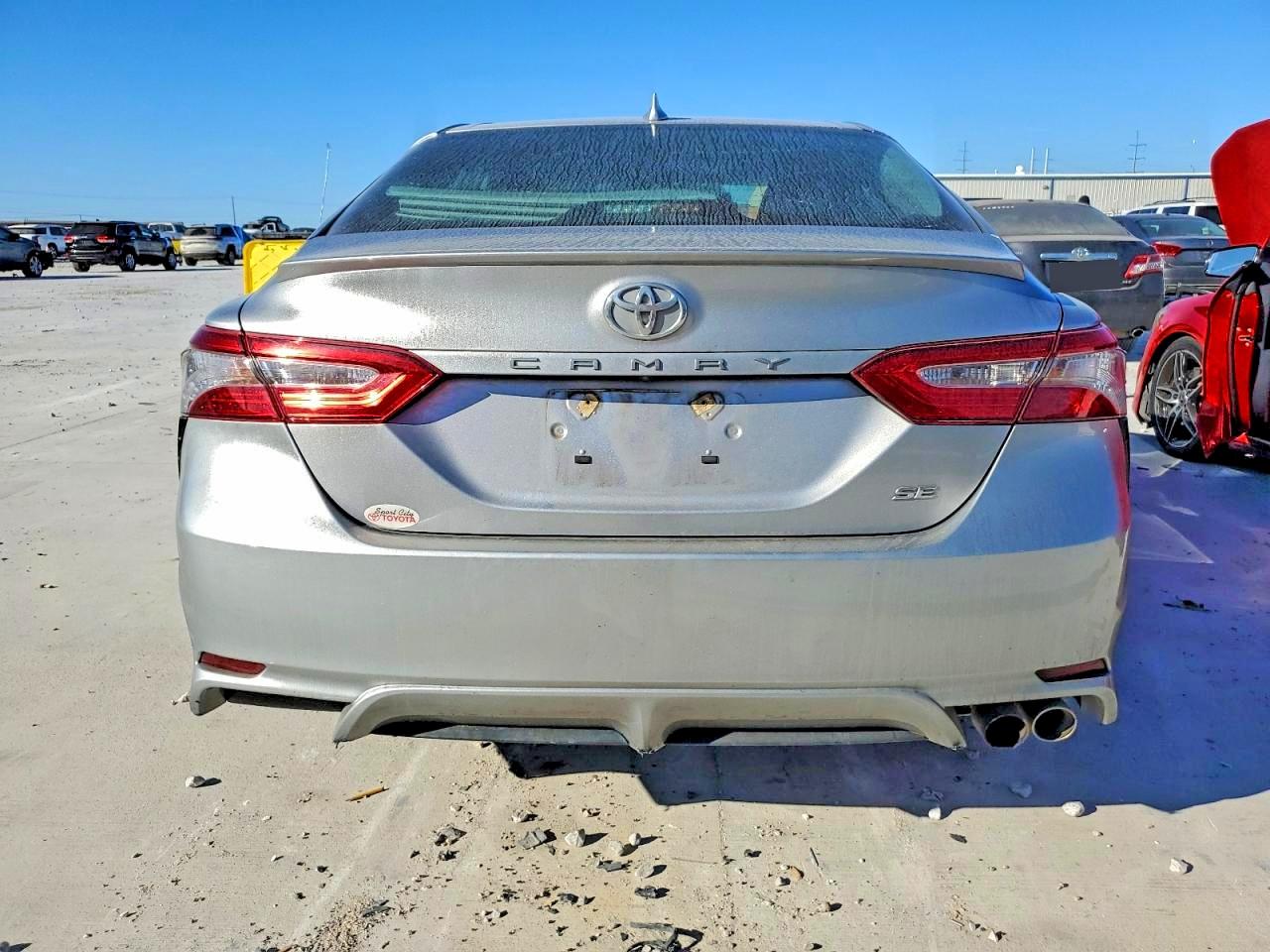 2019 TOYOTA CAMRY L photo 6