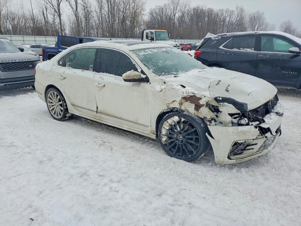 2019 VOLKSWAGEN PASSAT SE R-LINE photo 4