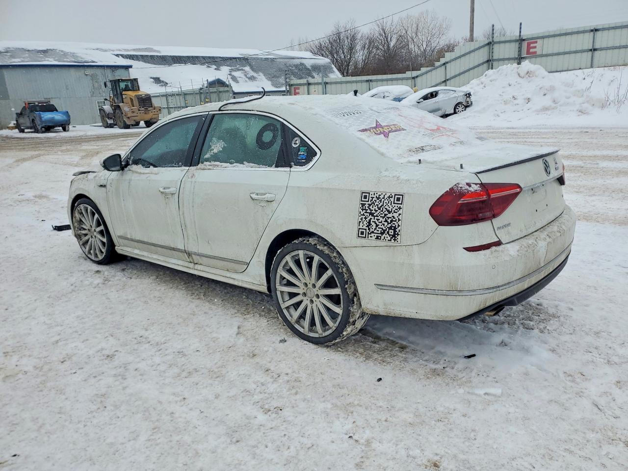 2019 VOLKSWAGEN PASSAT SE R-LINE photo 2