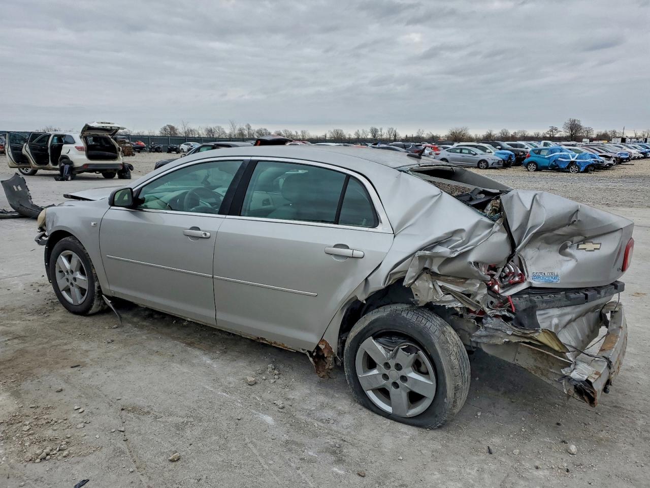 2008 CHEVROLET MALIBU LS photo 2
