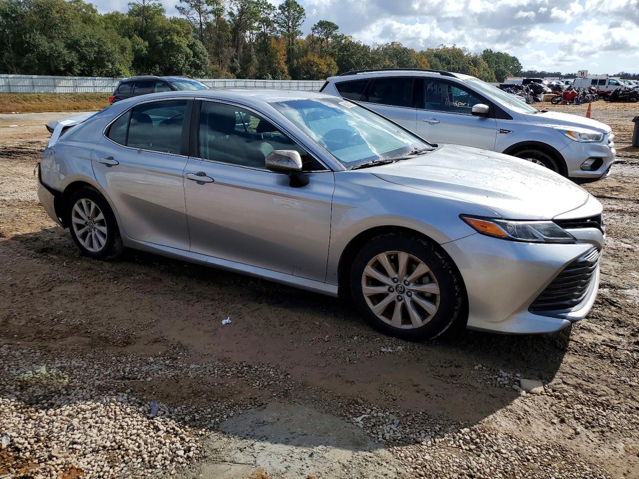 2018 TOYOTA CAMRY L photo 4